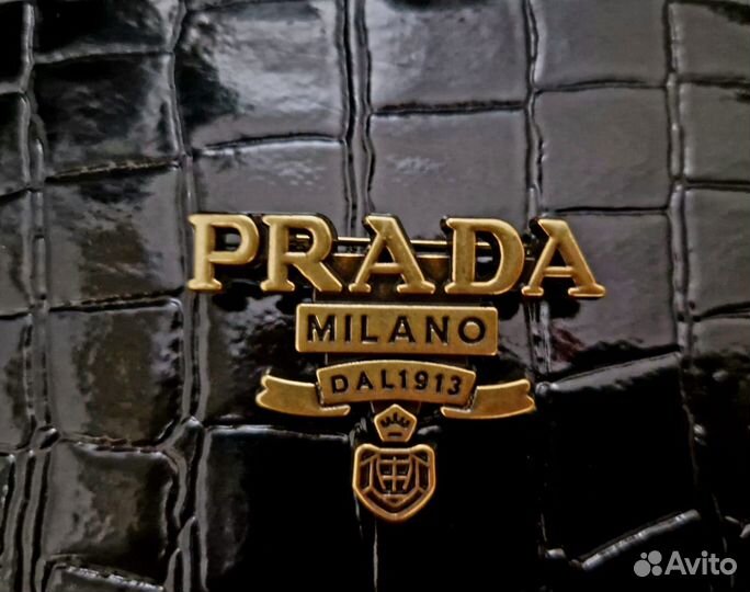 Брошь Prada