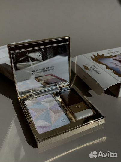 Хайлайтер de de peau