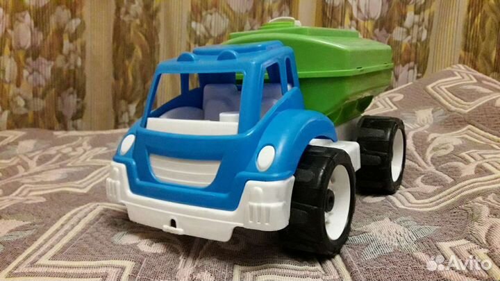 Игрушка грузовик