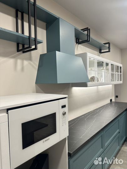 Кухонный гарнитур новый - выстовочный образец