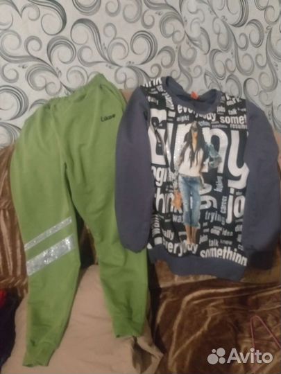 Пакетом,на девочку 1112лет