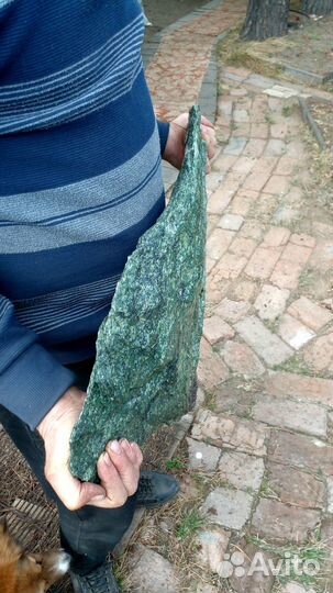 Камень нефрит