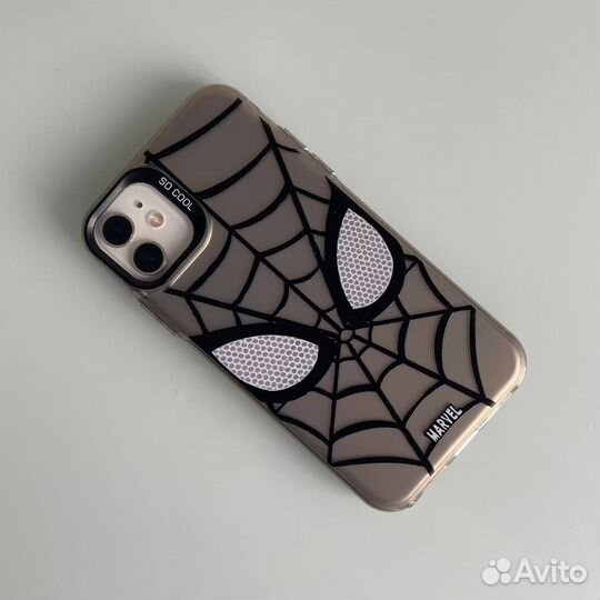 Чехол на iPhone