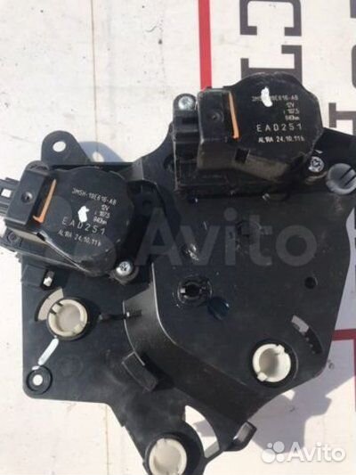 Моторчик заслонки отопителя Ford Focus 3