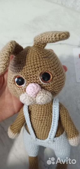 Вязаный зайка амигуруми