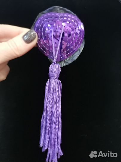 Пэстисы. Украшение на грудь