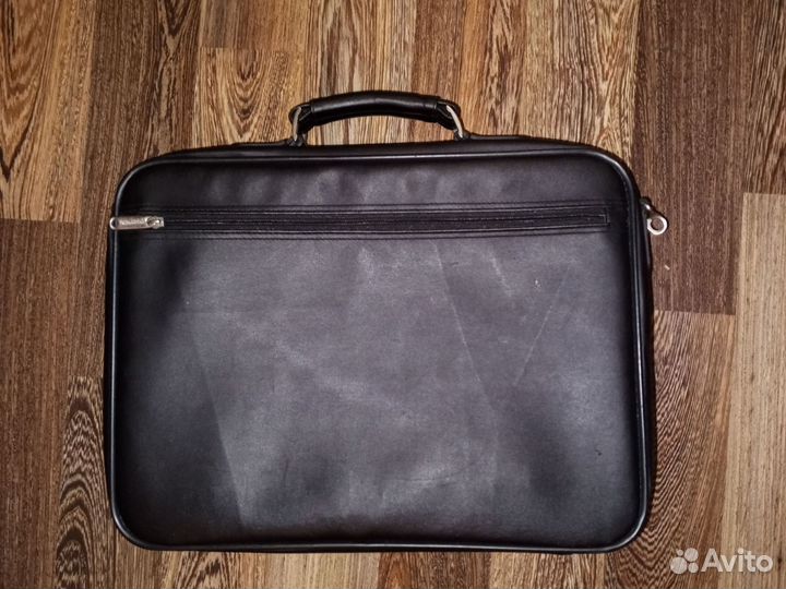 Кожаная сумка для ноутбука