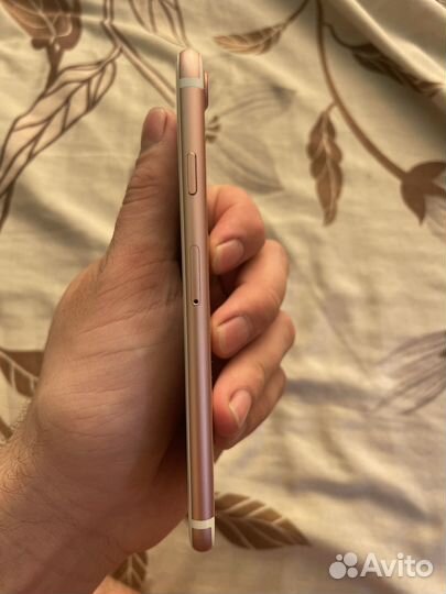 Телефон iPhone 7