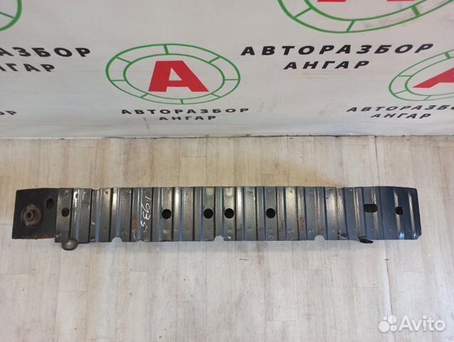 Усилитель бампера передний Ford Focus CB4 1.6L