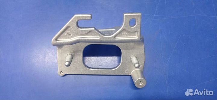 Кронштейн опоры двигателя Renault