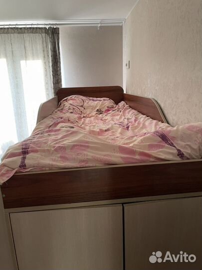 Детский уголок с кроватью