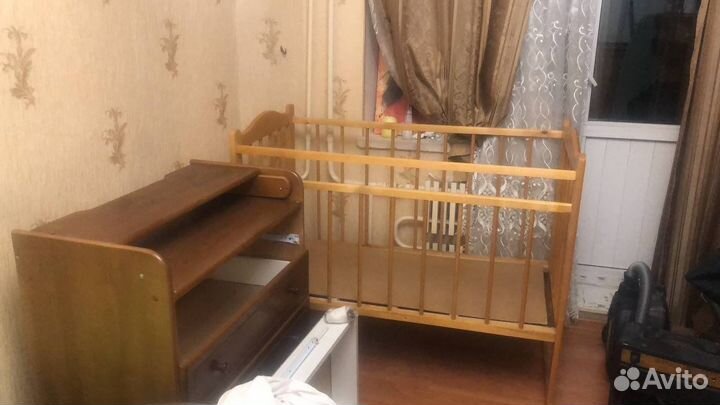 Детская кроватка с пеленальным столиком