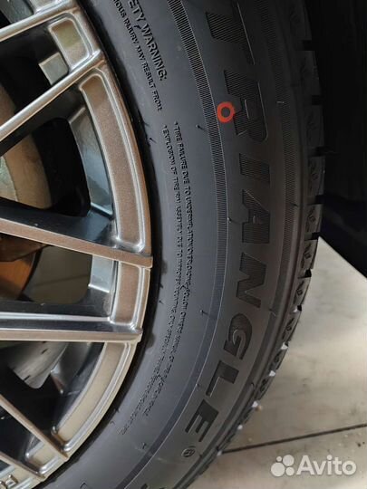 Triangle PL02 235/60 R18