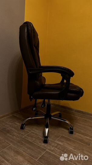 Офисное кресло