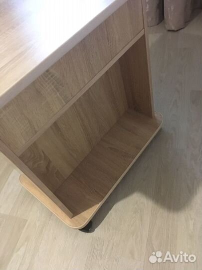 Письменный столик новый