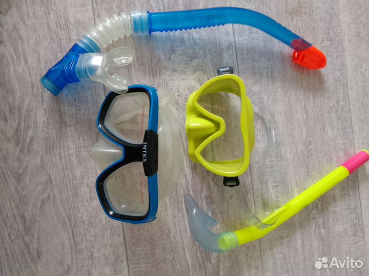 Маска с трубкой для подводного плавания