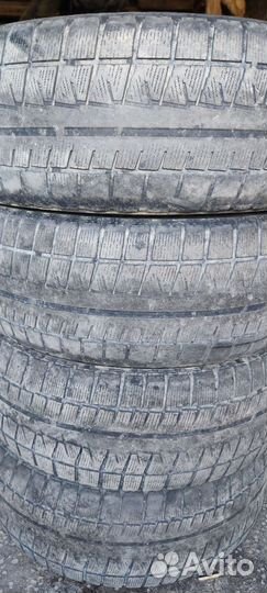 Bridgestone Blizzak Revo GZ 215/55 R16 93S