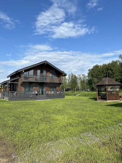 Дом 180 м² на участке 100 сот.