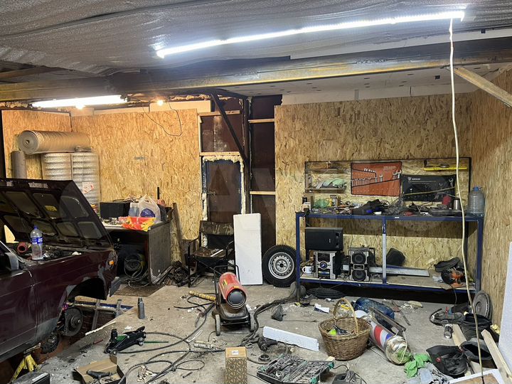 Гараж, > 30 м²