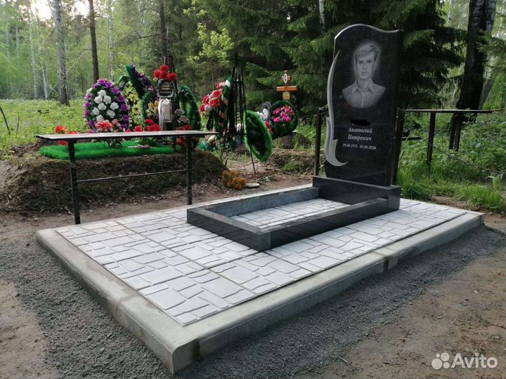 Благоустройство могил. Памятники. Оградки