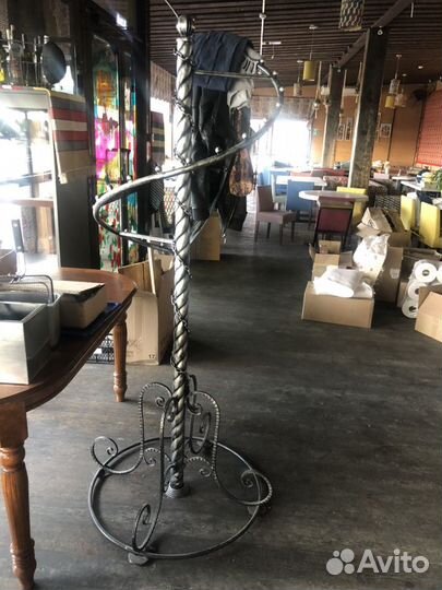 Вешалки кованные