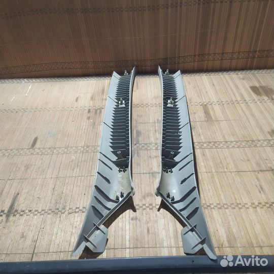 Накладка стойки лобового стекла Nissan Sanny седан