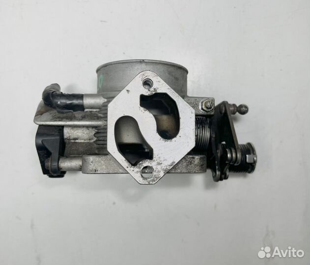 Дроссельная заслонка Opel Vectra B 1.8