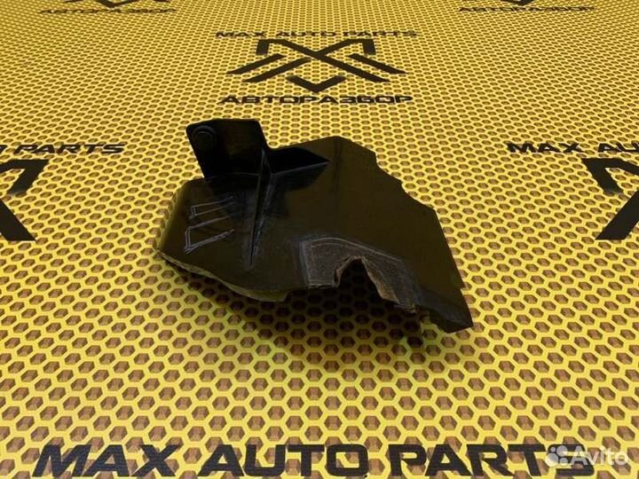 Дефлектор радиатора передний правый Mazda Cx-7 2.3