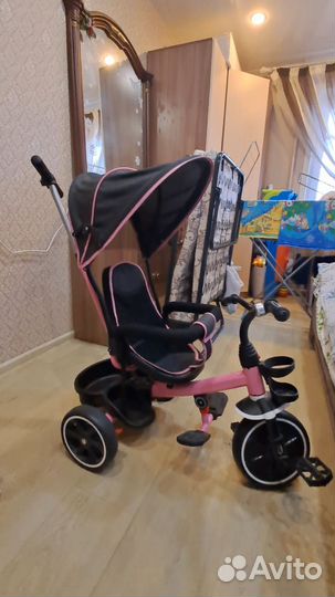 Трехколесный велосипед с родительской ручкой