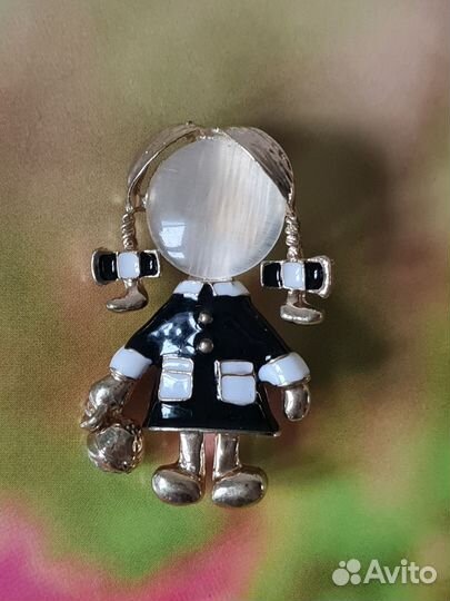 Брошь. Новая