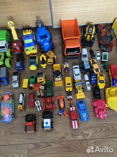 Набор машин игрушек