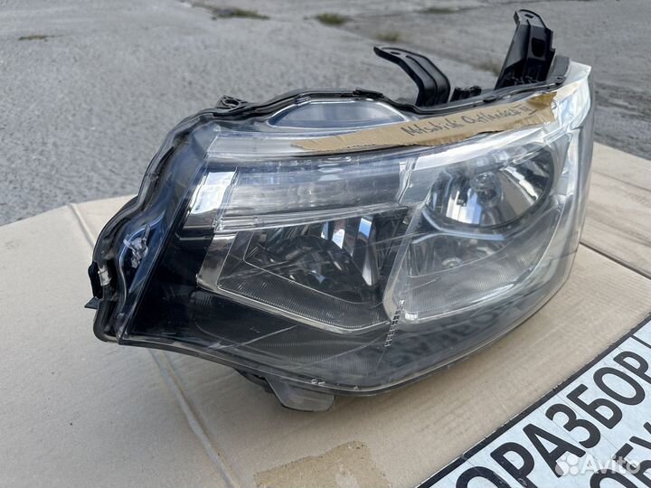 Фара левая Mitsubishi Outlander 3