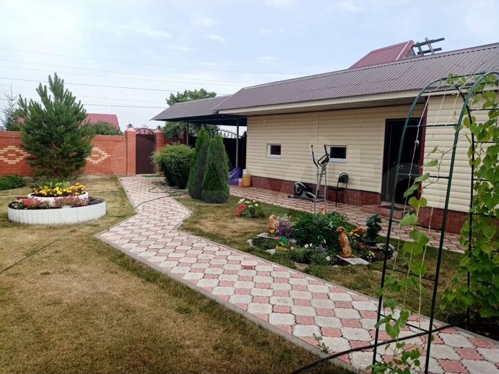 Коттедж 162 м² на участке 9 сот.