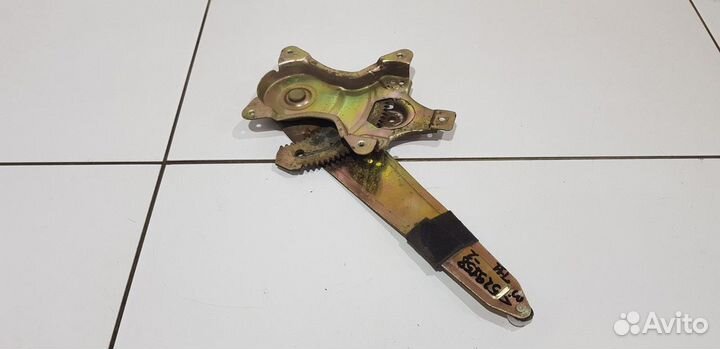 Стеклоподъемник электрический задний левый