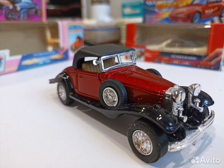 Модель автомобиля металл