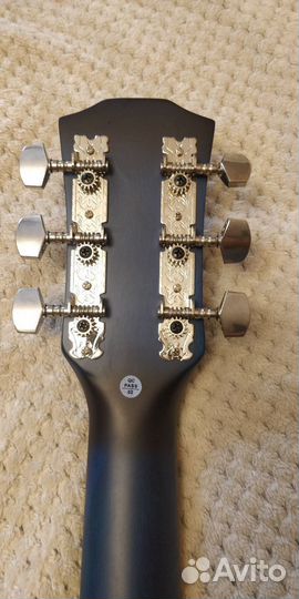 Акустическая гитара