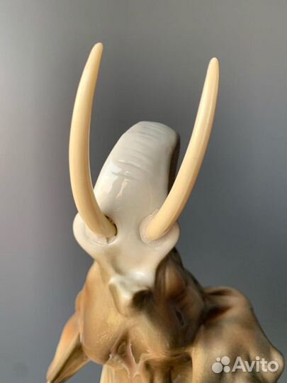 Статуэтка Слон 31/21 Royal Dux