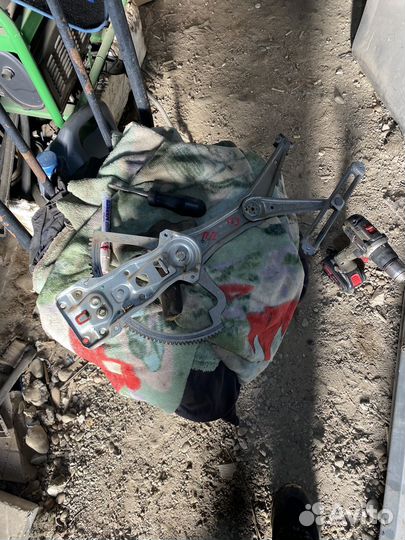 Мерседес ML W163 передний правый стеклоподъемник