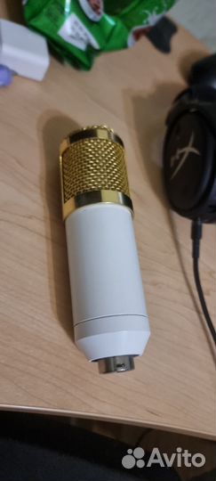 Студийный микрофон