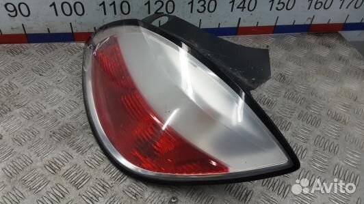Фонарь задний правый opel astra H (9DN05MY01)