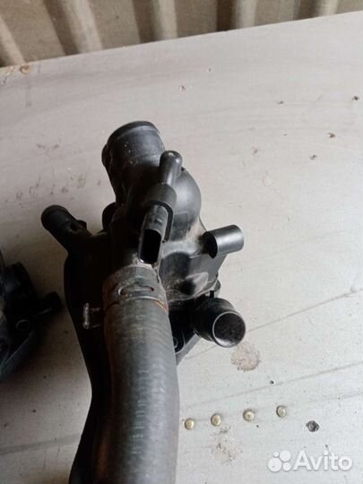 Термостат на peugeot 308 citroen С4. еп6