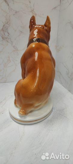 Фарфоровая статуэтка Собака боксер лфз