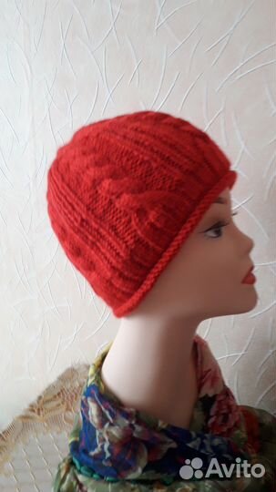 Шапка женская вязанная спицами
