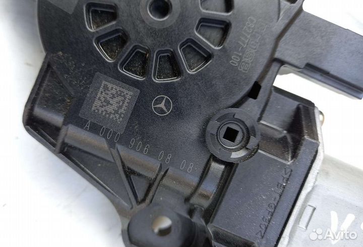 Мотор заднего стеклоподъемника Mercedes V167
