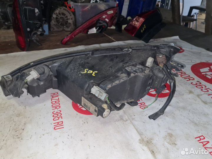Фара галоген правая Peugeot 206 хетчебек KFV 2009