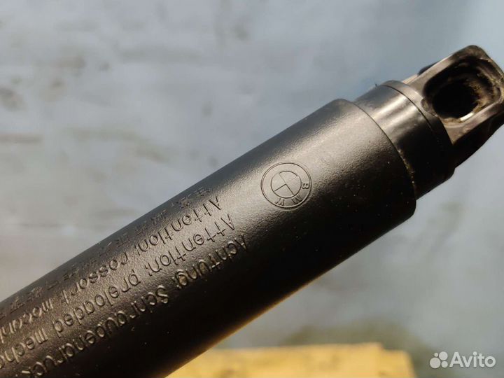 Амортизатор крышки багажника левый BMW X5 E70