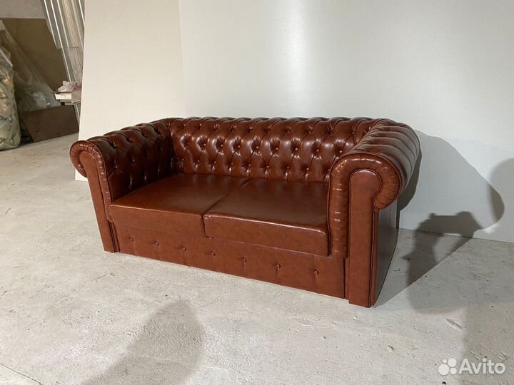 Кожаный диван