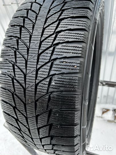 Triangle Snowlink TWT02 235/45 R18 98R