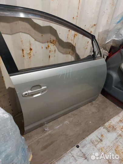 Дверь передняя правая Toyota Prius 2 NHW20