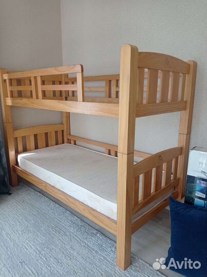 Двухъярусная кровать бу с матрасами